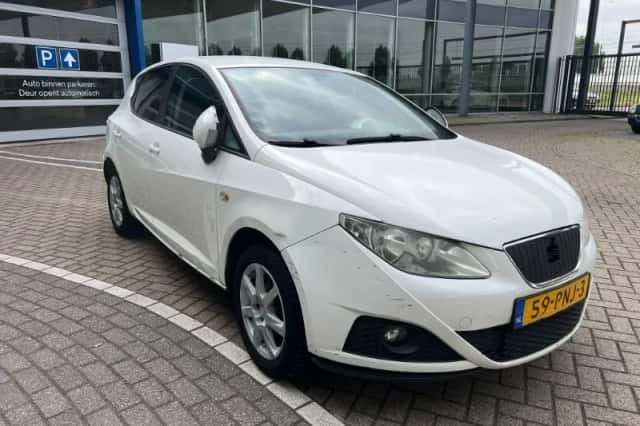 SEAT Ibiza (2011) thumbnail 1