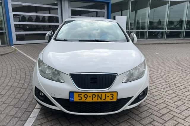 SEAT Ibiza (2011) thumbnail 2
