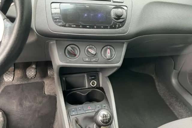 SEAT Ibiza (2011) thumbnail 6