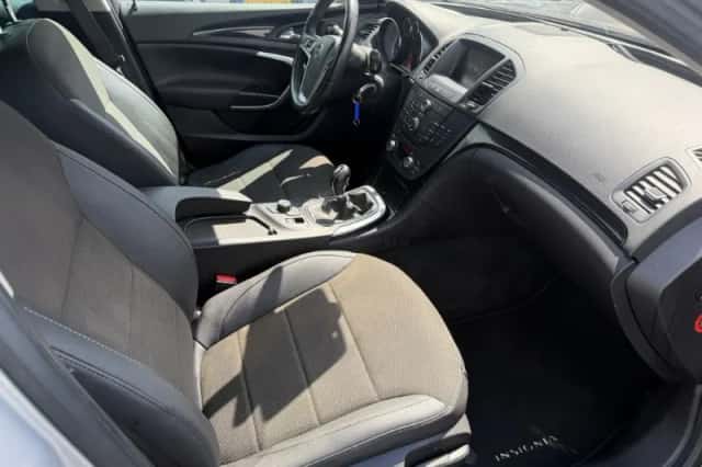 Opel Insignia (2010) thumbnail 3
