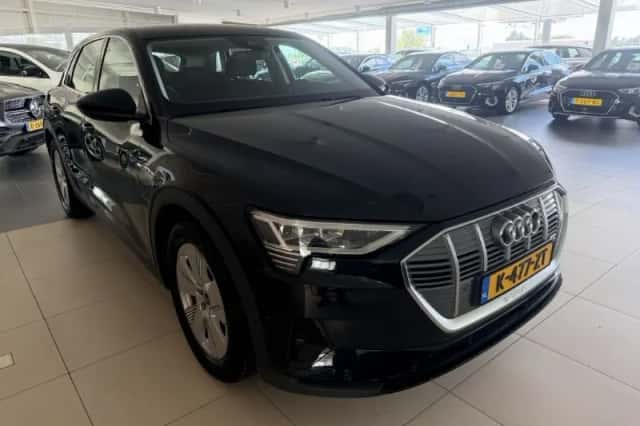 Audi e-tron (2021) thumbnail 2