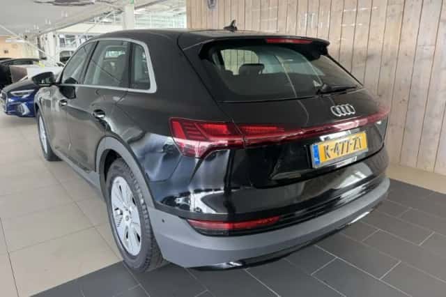 Audi e-tron (2021) thumbnail 4
