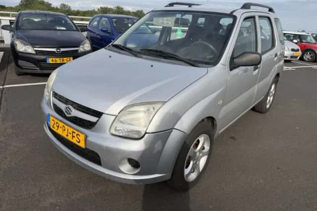 Suzuki Ignis (2004) thumbnail 1