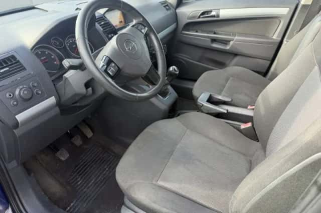 Opel Zafira (2011) thumbnail 5