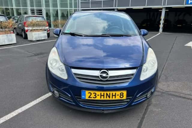 Opel Corsa (2009) thumbnail 2