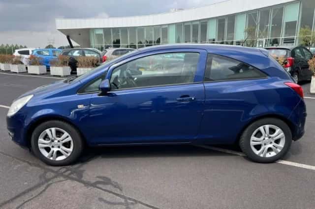 Opel Corsa (2009) thumbnail 5