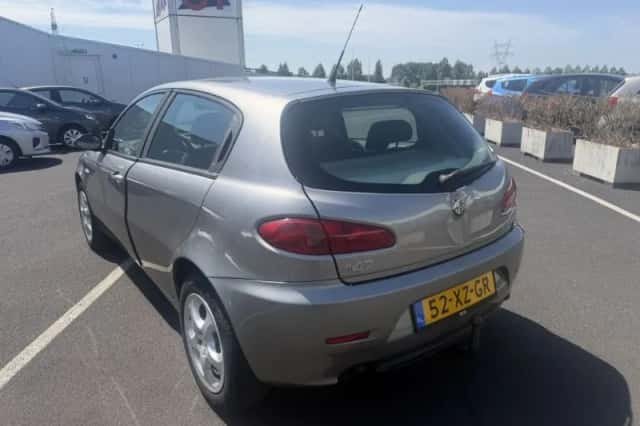 Alfa Romeo 147 (2007) thumbnail 5
