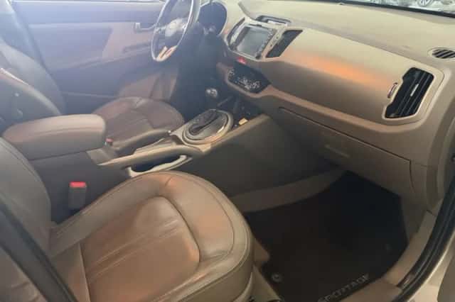 Kia Sportage (2011) thumbnail 3