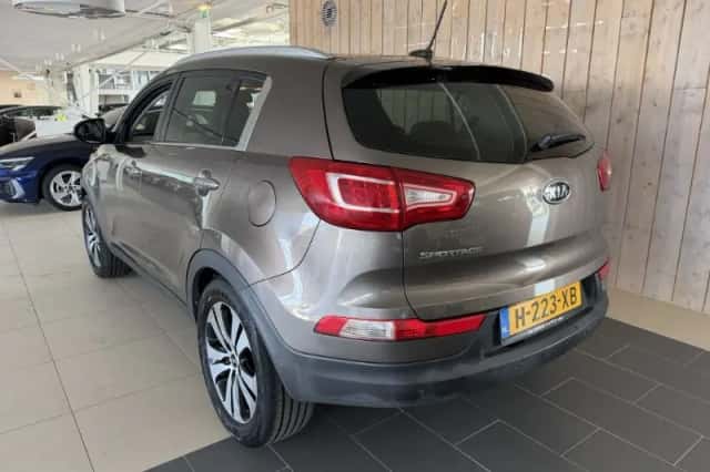 Kia Sportage (2011) thumbnail 6