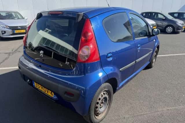 Peugeot 107 (2008) thumbnail 4