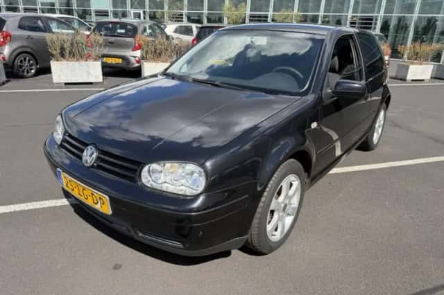 Volkswagen Golf (2003) thumbnail 1