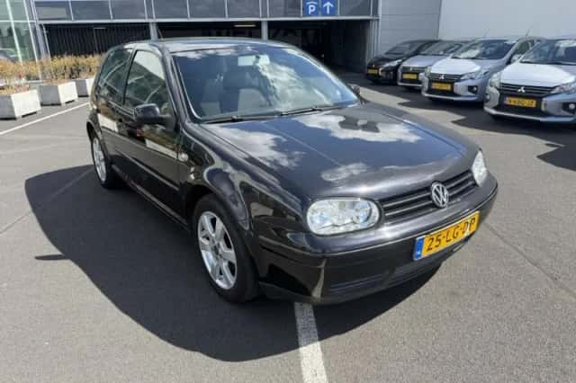 Volkswagen Golf (2003) thumbnail 2