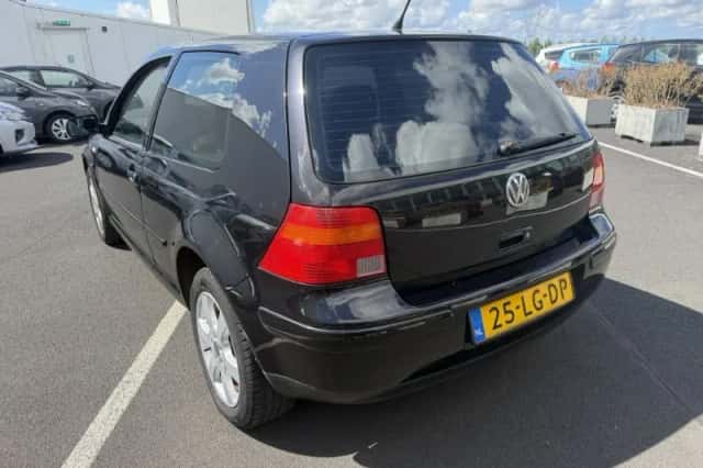 Volkswagen Golf (2003) thumbnail 5