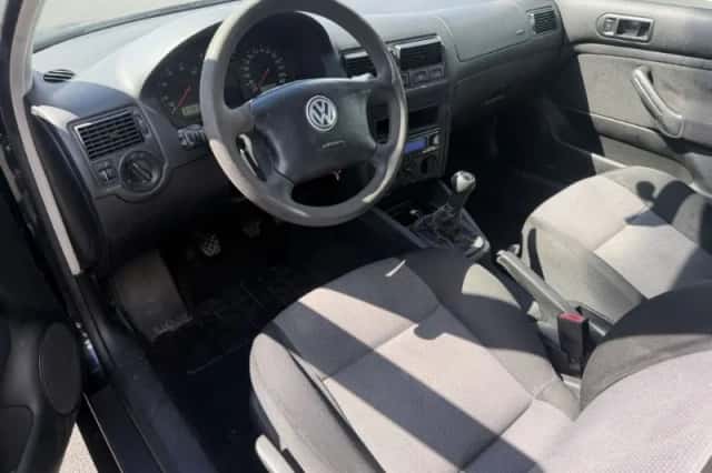Volkswagen Golf (2003) thumbnail 6