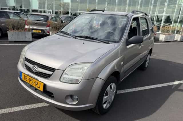 Suzuki Ignis (2004) thumbnail 1