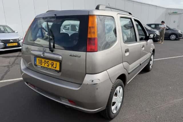 Suzuki Ignis (2004) thumbnail 4