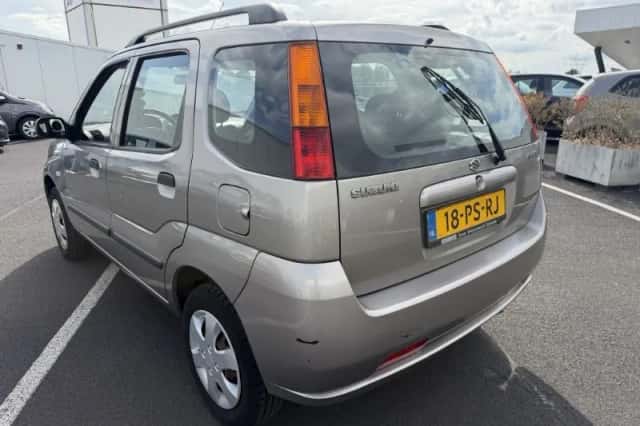 Suzuki Ignis (2004) thumbnail 5