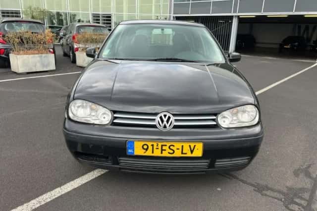Volkswagen Golf (2000) thumbnail 2