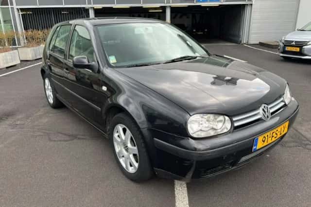 Volkswagen Golf (2000) thumbnail 4