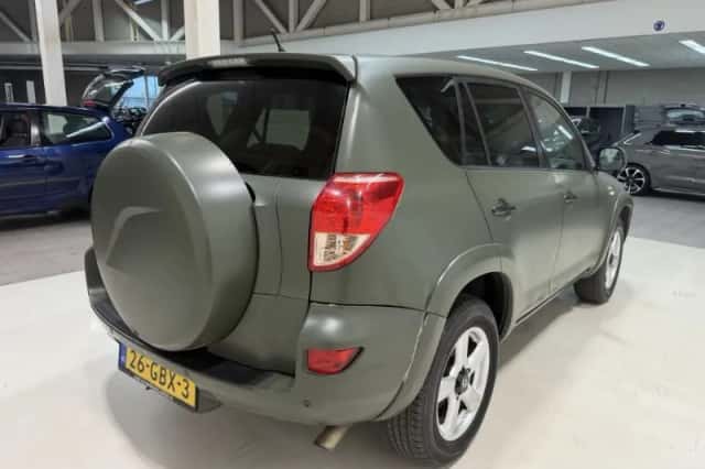Toyota RAV4 (2008) thumbnail 3