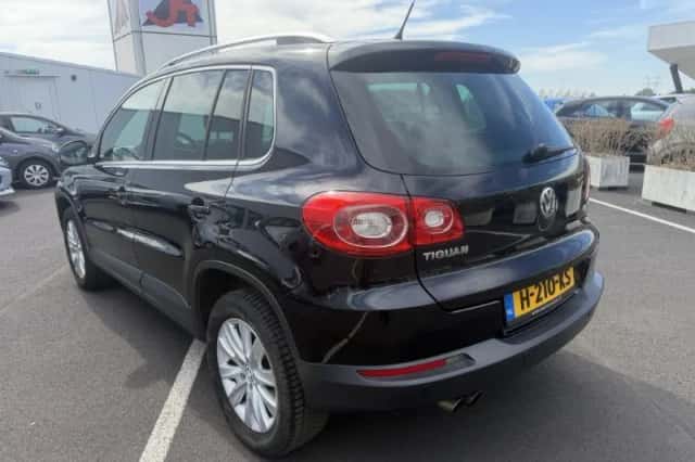Volkswagen Tiguan (2009) thumbnail 6