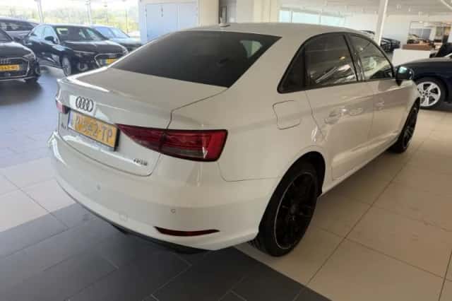 Audi A3 (2017) thumbnail 4