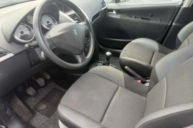 Peugeot 207 (2010) thumbnail 6
