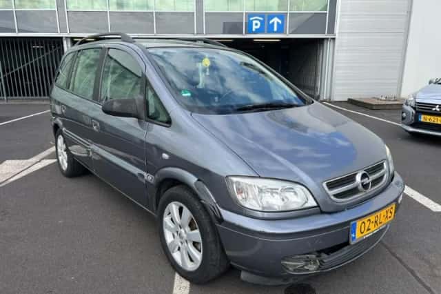 Opel Zafira (2005) thumbnail 2