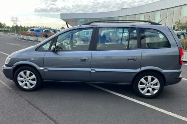 Opel Zafira (2005) thumbnail 4