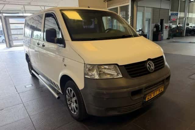 Volkswagen Transporter (2005) thumbnail 2