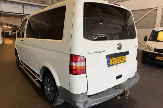 Volkswagen Transporter (2005) thumbnail 6