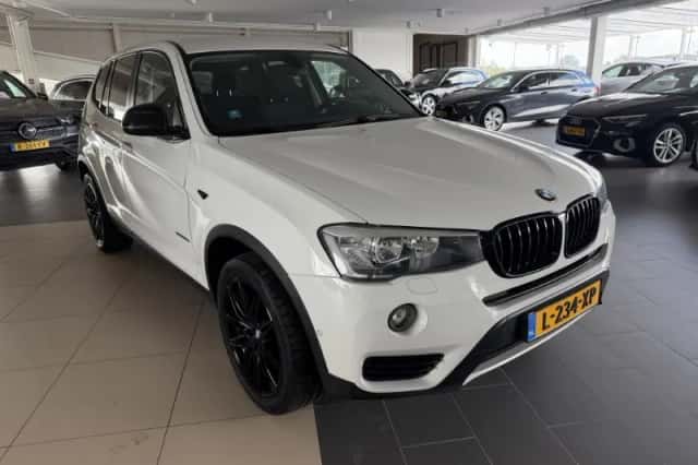 BMW X3 (2015) thumbnail 2