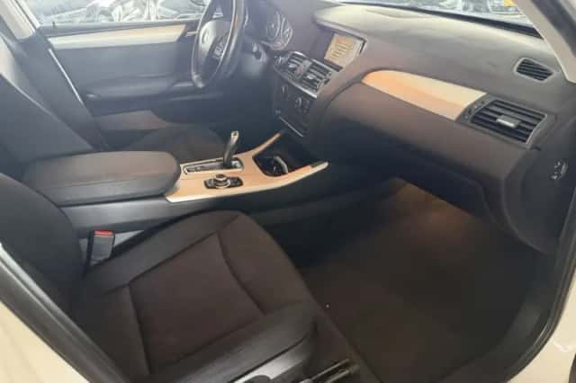 BMW X3 (2015) thumbnail 3
