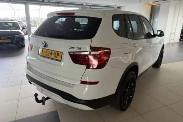 BMW X3 (2015) thumbnail 4