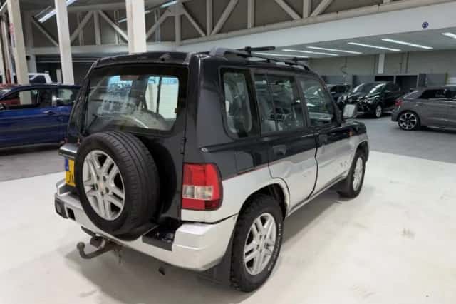 Mitsubishi Pajero Pinin (2002) thumbnail 3