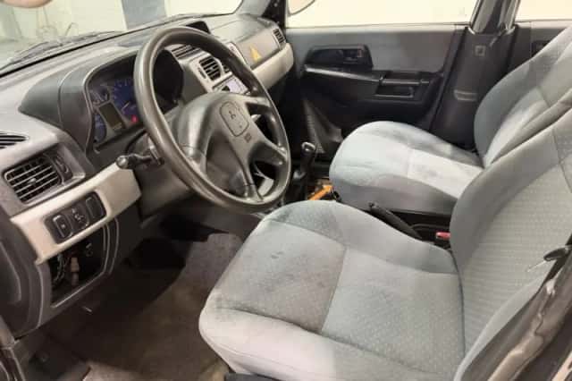 Mitsubishi Pajero Pinin (2002) thumbnail 5