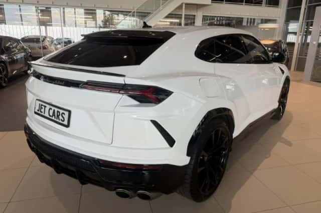 Lamborghini Urus (2021) thumbnail 5