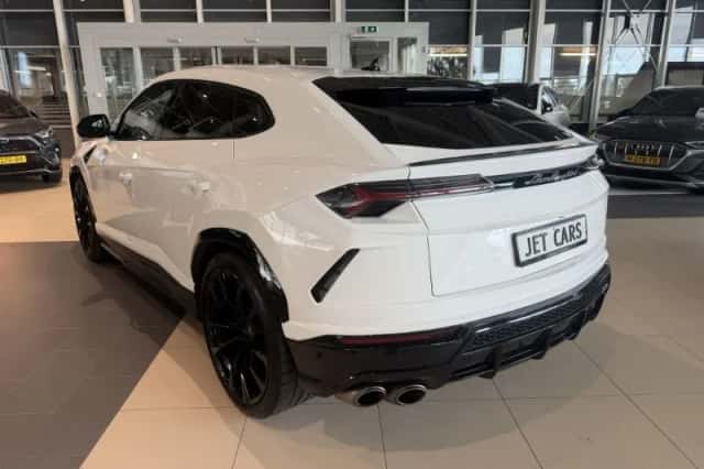 Lamborghini Urus (2021) thumbnail 6