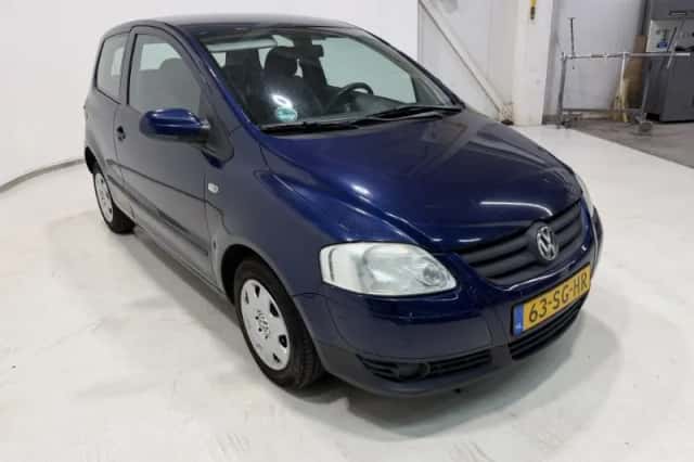 Volkswagen Fox (2005) thumbnail 2