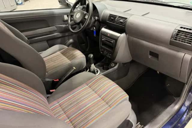 Volkswagen Fox (2005) thumbnail 3