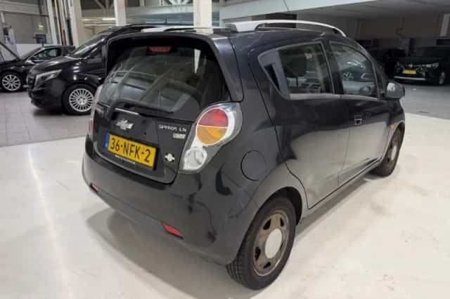 Chevrolet Spark (2010) thumbnail 4