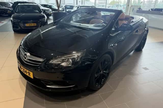 Opel Cascada (2016) thumbnail 2