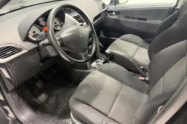 Peugeot 207 (2008) thumbnail 6
