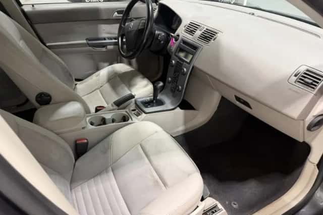 Volvo V50 (2004) thumbnail 3