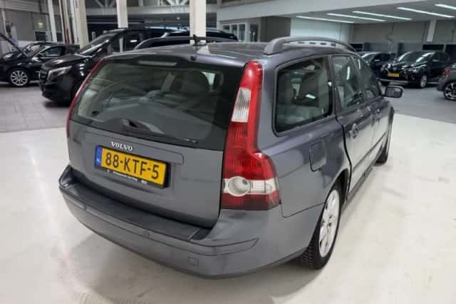Volvo V50 (2004) thumbnail 4