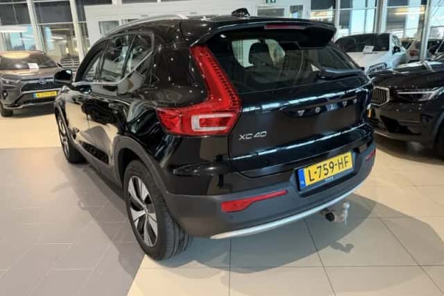 Volvo XC40 (2021) thumbnail 4