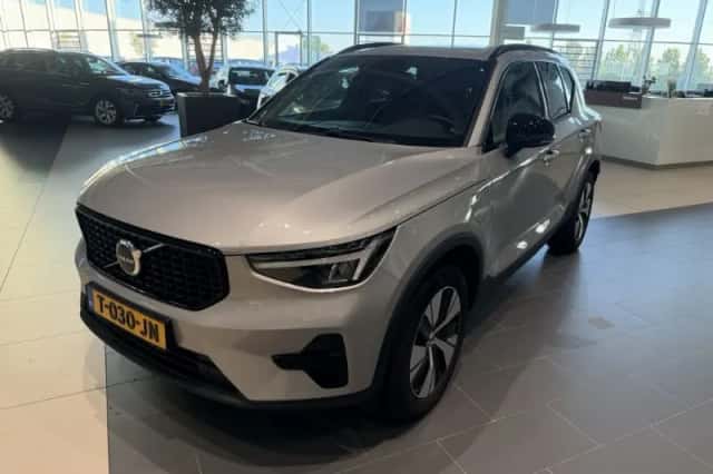 Volvo XC40 (2023) thumbnail 1