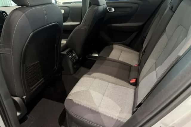 Volvo XC40 (2023) thumbnail 6