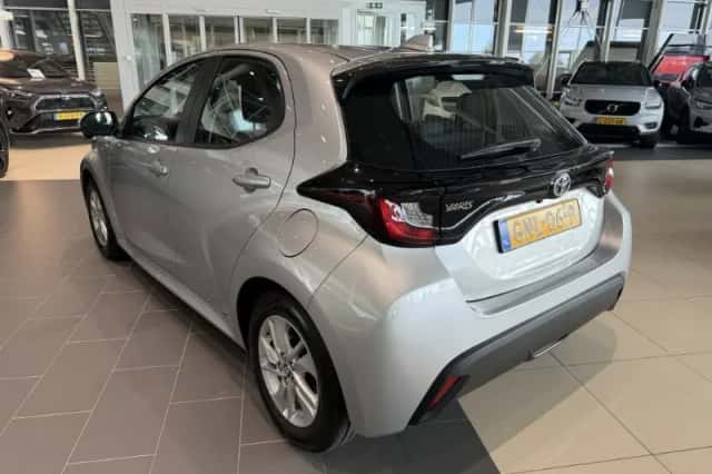 Toyota Yaris (2024) thumbnail 5