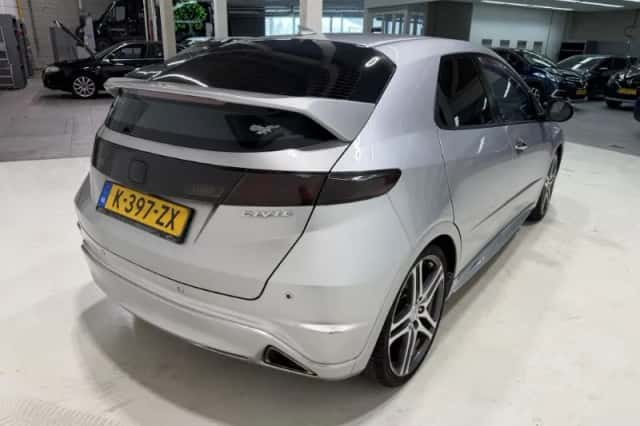 Honda Civic (2010) thumbnail 4